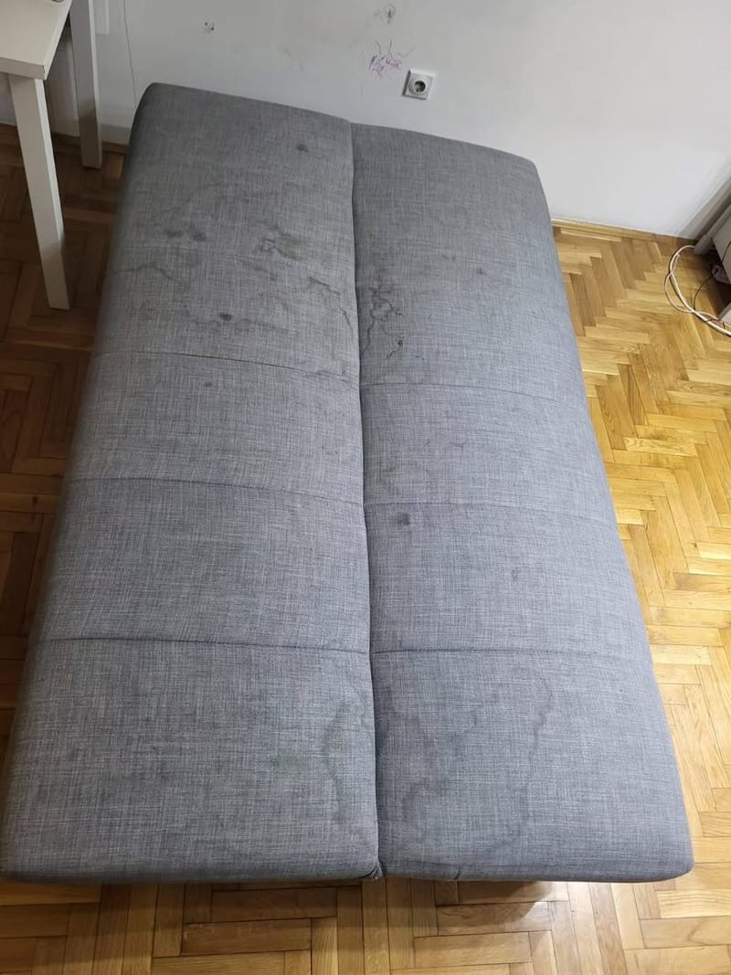 Polovan ležaj sa flekama pre dubinskog pranja